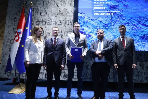 486263620 965624002396574 5235509430448491551 n